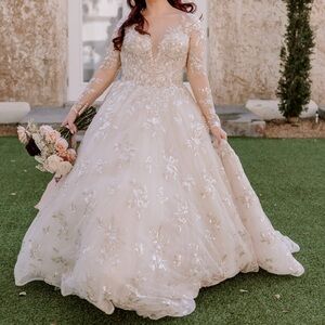 Ivory White Bridal Gown Beaded Silver Lace Train Detachable Sleeves Demetrios